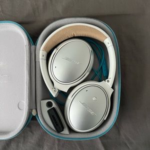 Bose QuietComfort 25 headphones NOT WIRELESS